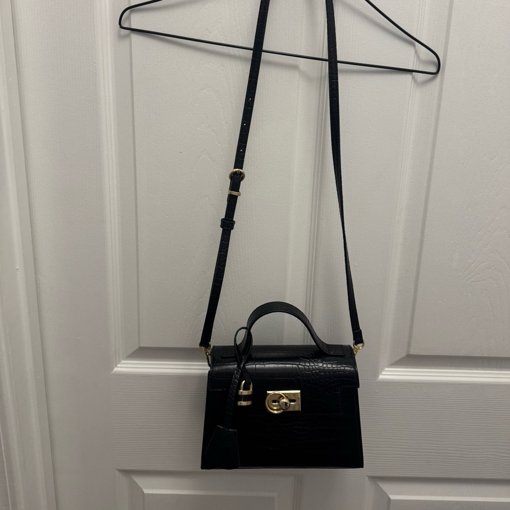 Elegant Black Leather Handbag